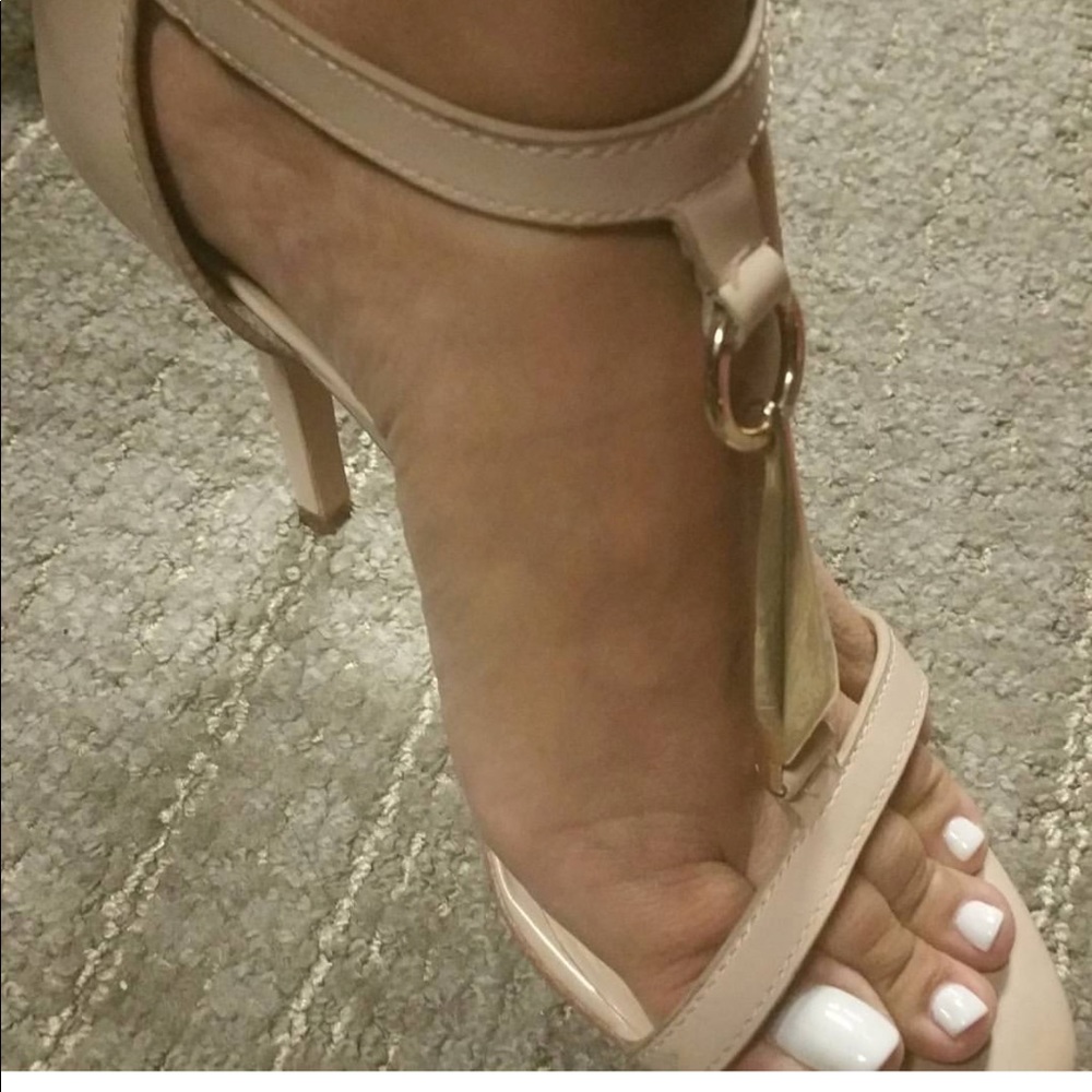 Pour La Victoire tan heel